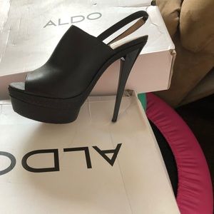 Barely worn Aldo heels size 7